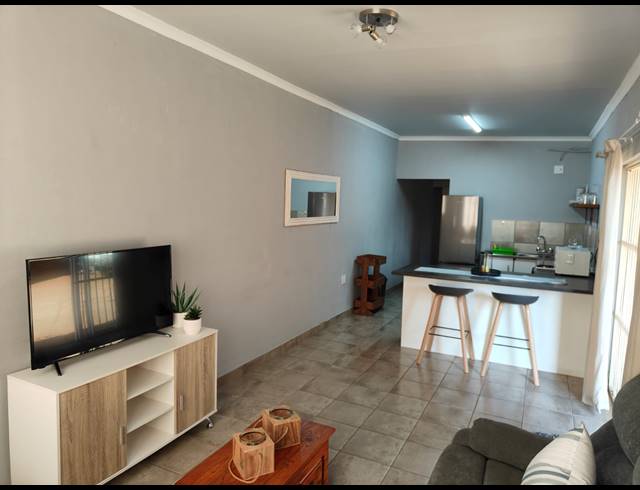 1 BEDROOM FLAT TO LET IN MOOINOOI